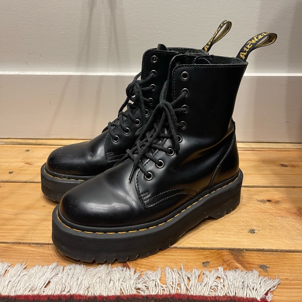 WOMENS DR MARTEN JADONS